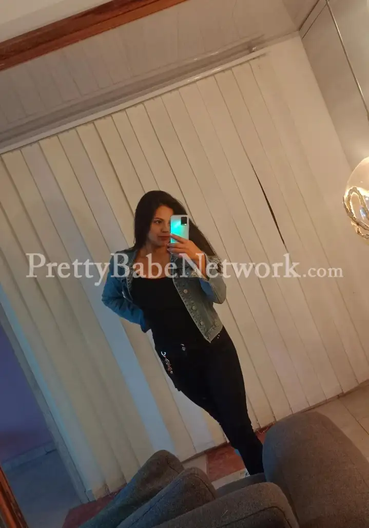 Kritika—VIP Escort in Sector 50, Noida, for Companionship or Dating